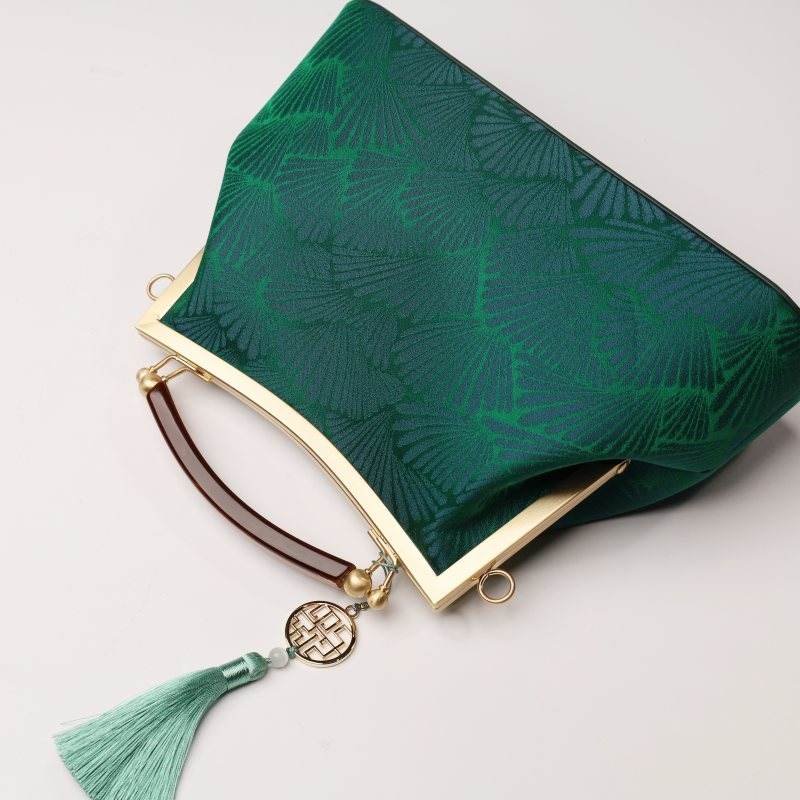 Mulberry Silk Green Pine Leaf Vintage Kiss Lock Clasp Bag - Image 6